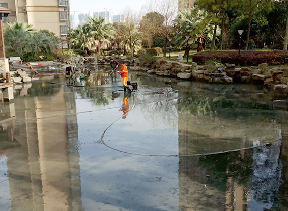大涌镇景观池淤泥清理