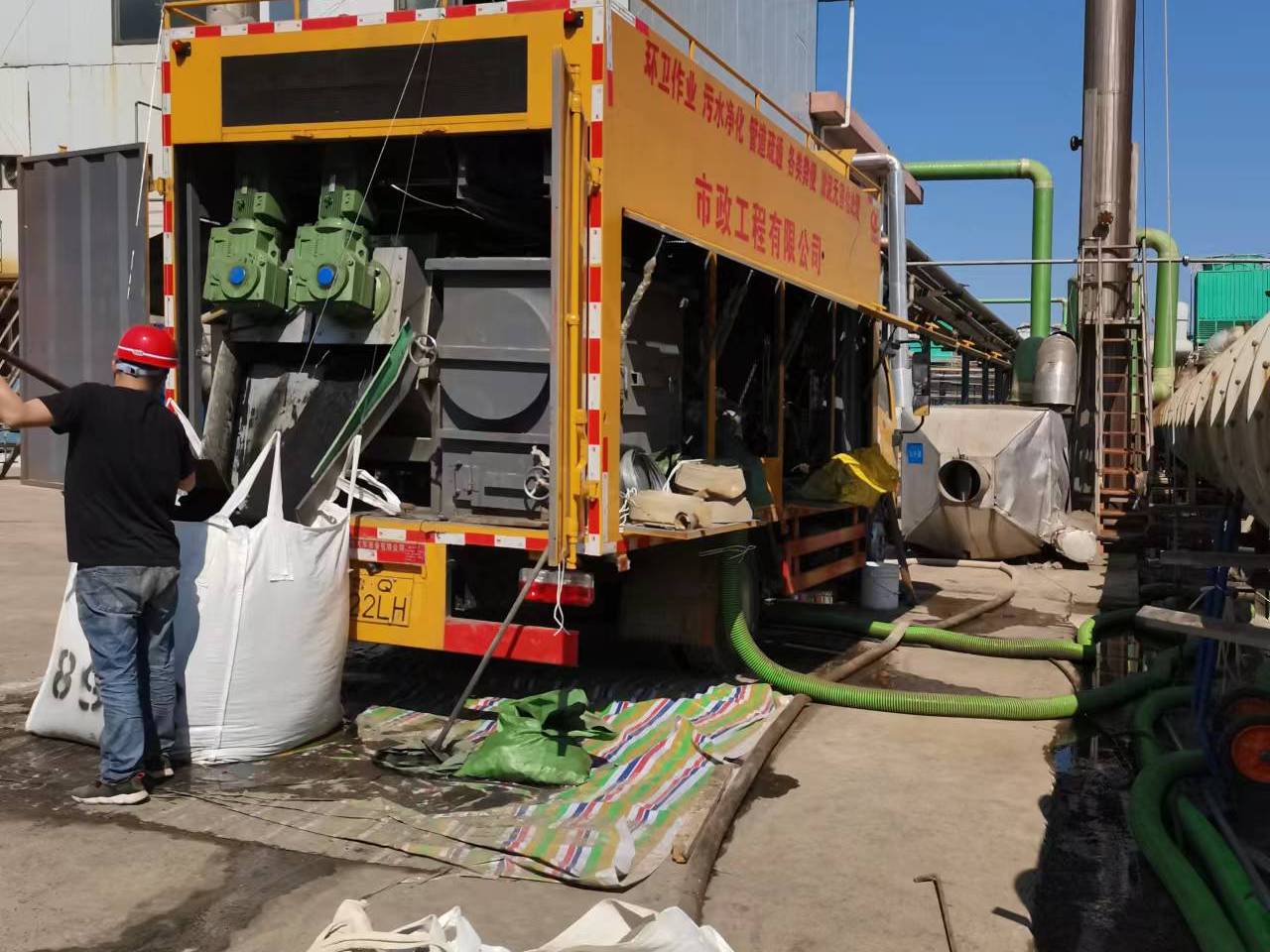 大涌镇淤泥压干处理